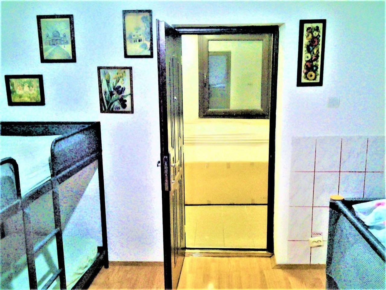 Leyla Hostel Braşov Extérieur photo